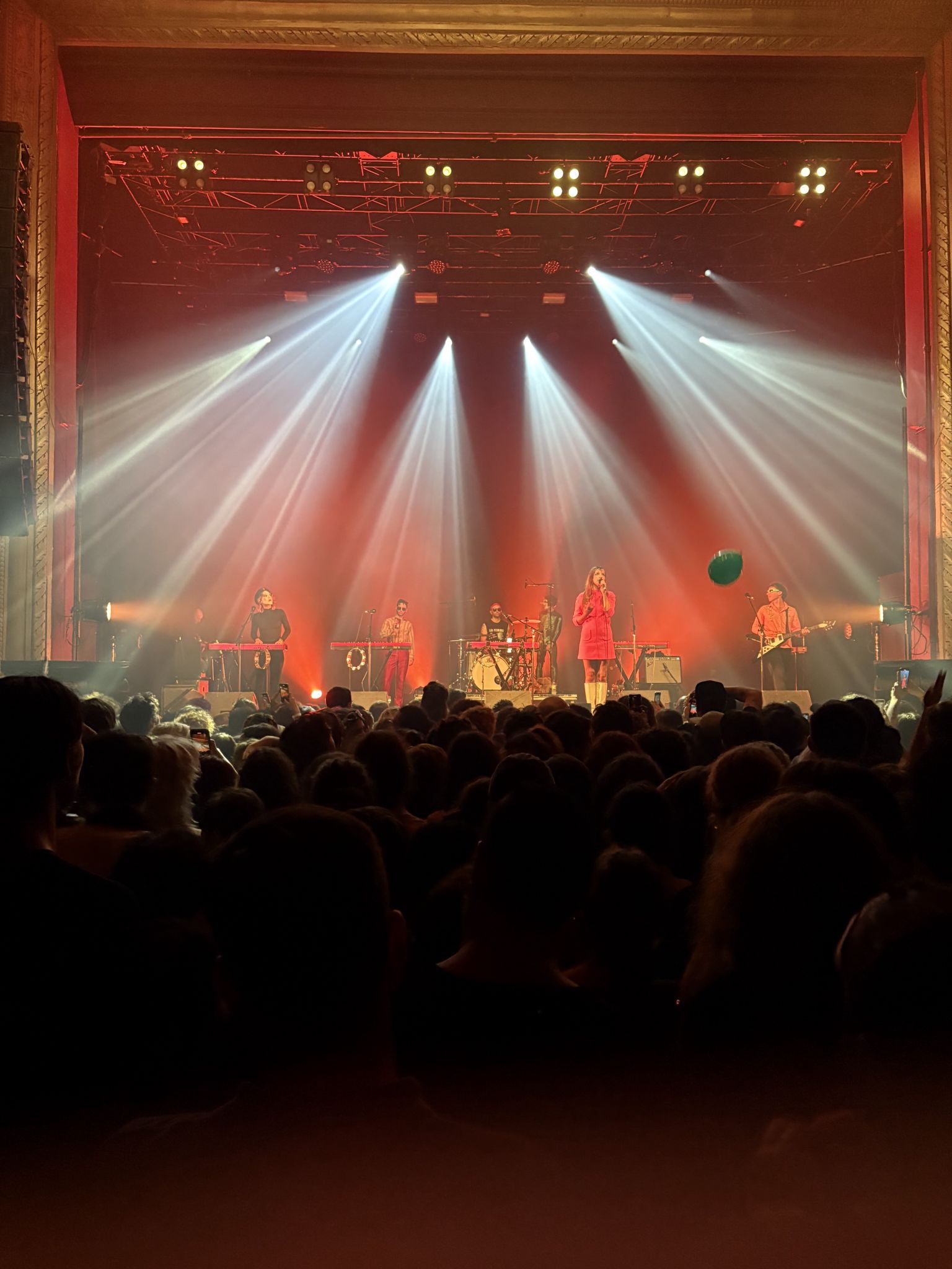 La Femme playing at Metropolis 2024-11-11